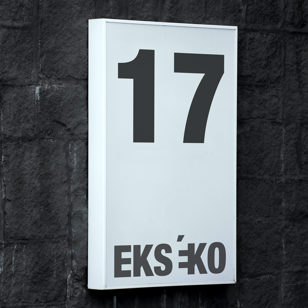 Ekséko wall logo